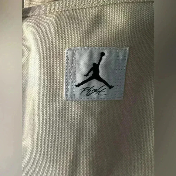 Jordan Flight Holdall Tote Bag - NWT - Picture 9 of 13